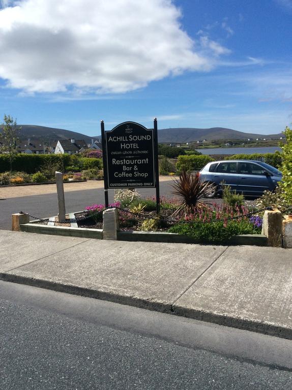 Achill Sound Hotel - Ostan Ghob A'Choire Zewnętrze zdjęcie