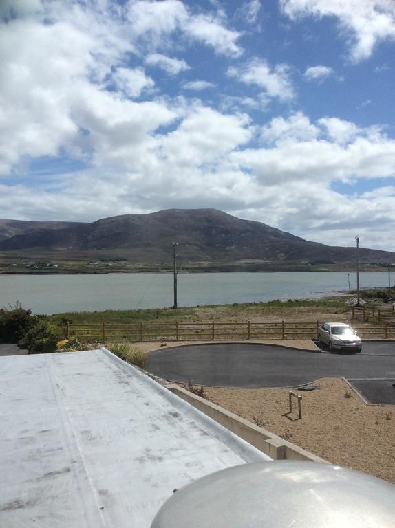 Achill Sound Hotel - Ostan Ghob A'Choire Zewnętrze zdjęcie