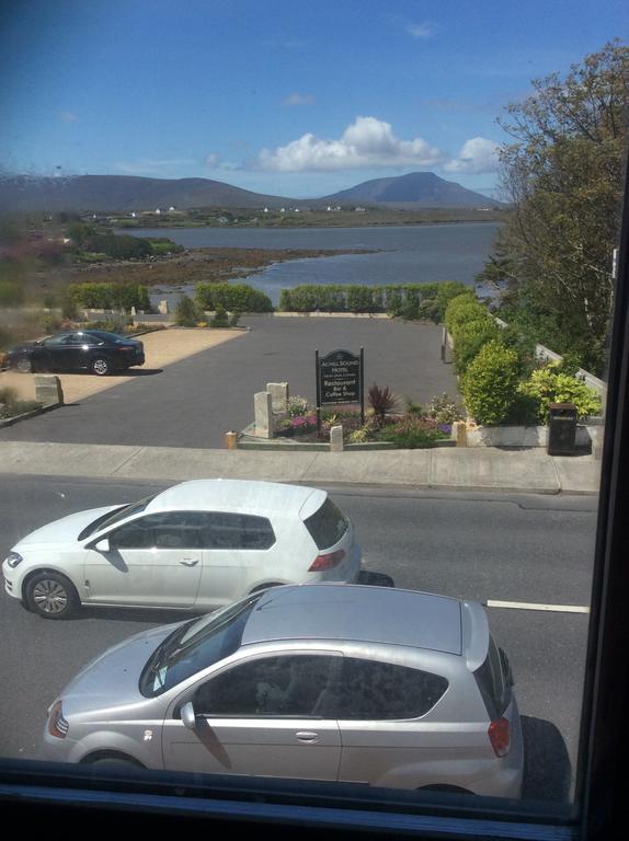 Achill Sound Hotel - Ostan Ghob A'Choire Zewnętrze zdjęcie