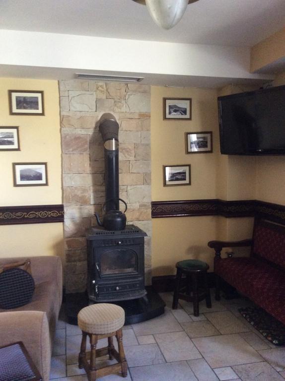 Achill Sound Hotel - Ostan Ghob A'Choire Zewnętrze zdjęcie