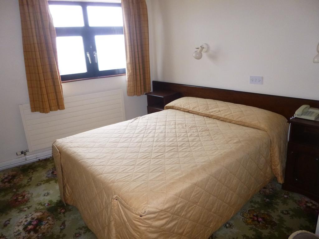 Achill Sound Hotel - Ostan Ghob A'Choire Zewnętrze zdjęcie