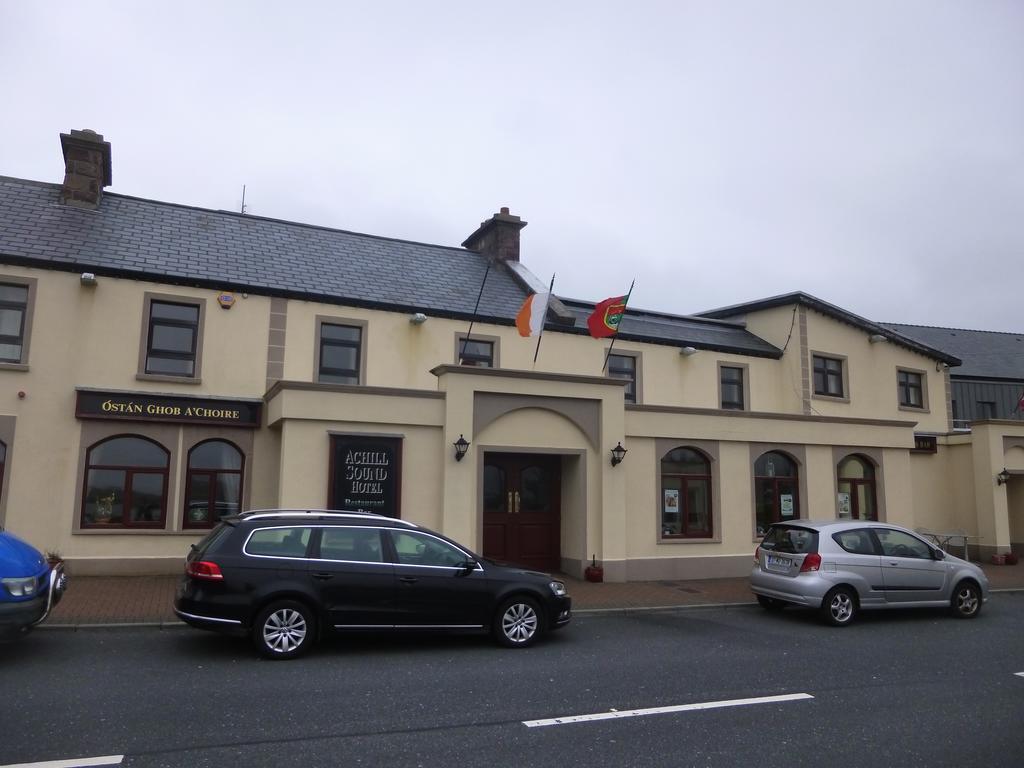 Achill Sound Hotel - Ostan Ghob A'Choire Zewnętrze zdjęcie