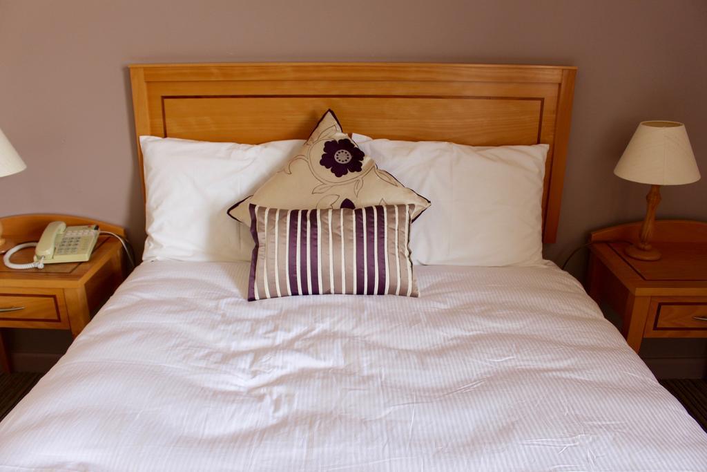 Achill Sound Hotel - Ostan Ghob A'Choire Zewnętrze zdjęcie
